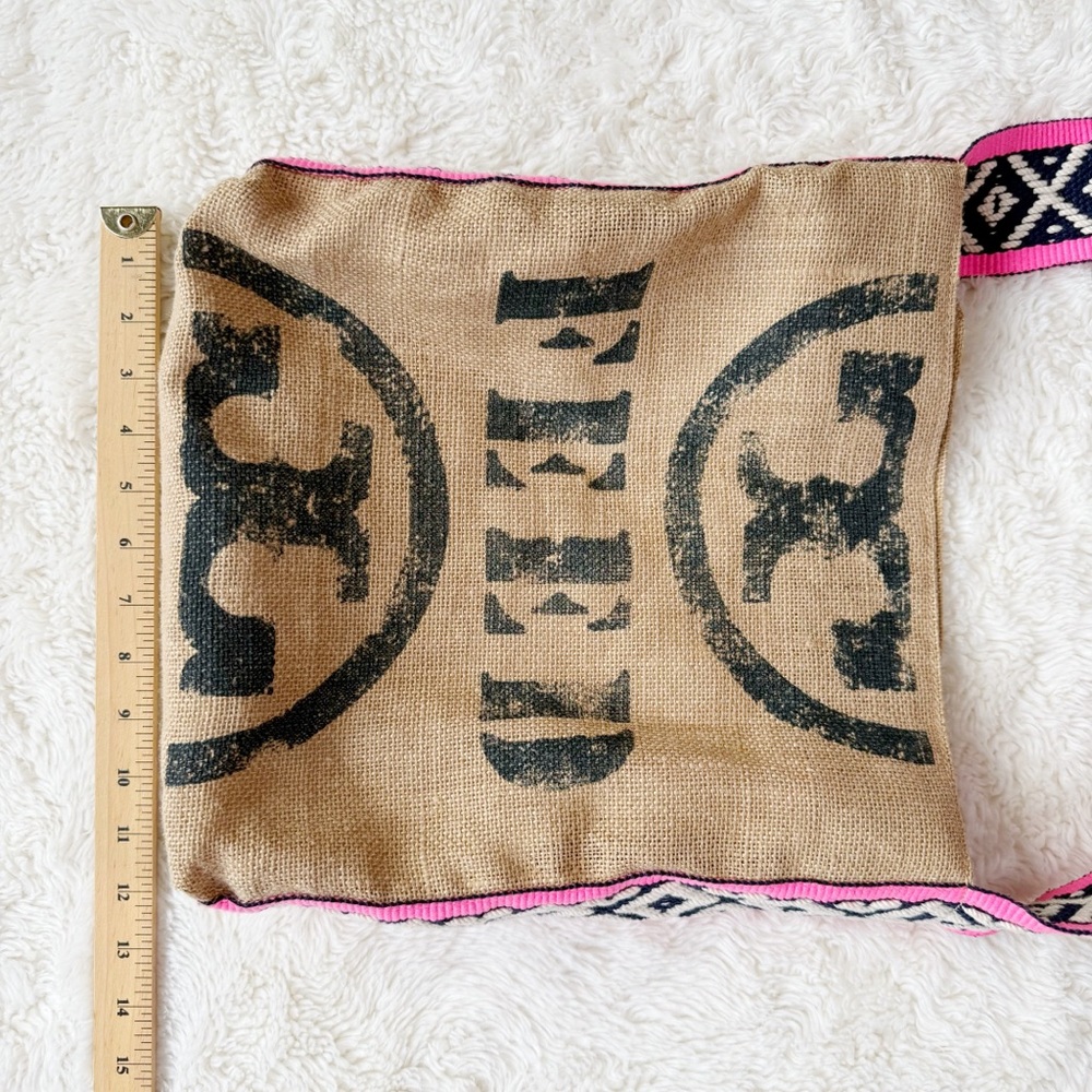 Tory Burch Beige Burlap 'FEED' Crossbody Bag with Pink & Black Strap - Picture 7 of 9
